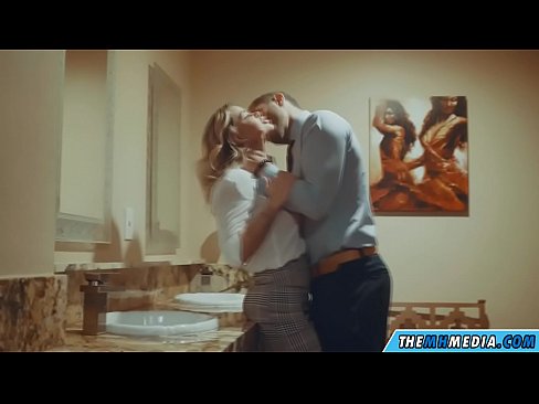 ❤️ Amikor egy bögyös szőke elcsábít egy nyilvános WC-ben Házi készítésű pornó at hu.sexygirlspics-com.ru